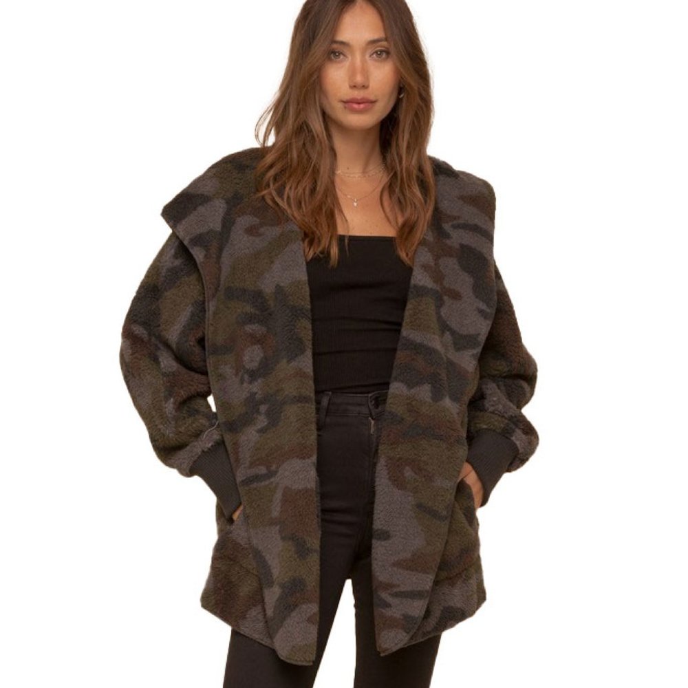 Camo Hooded Sherpa - Picture 4 of 6